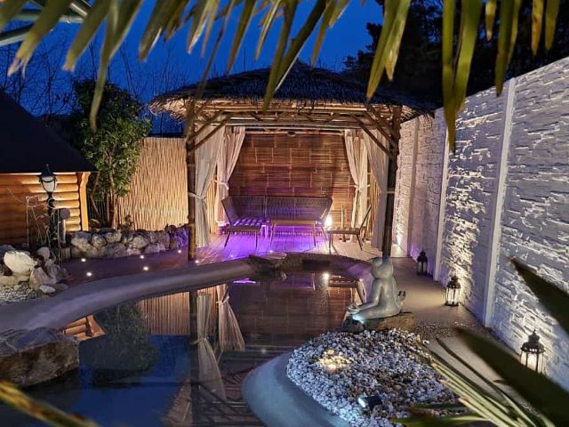 Bambus Pavillon als Outdoor Lounge