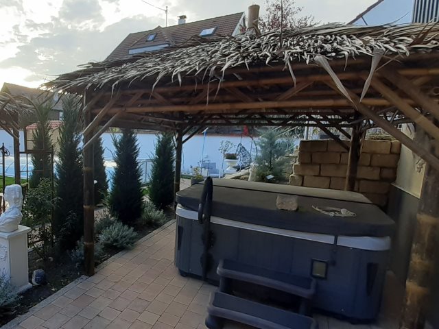 Whirlpool Pavillon in kalten Jahreszeiten